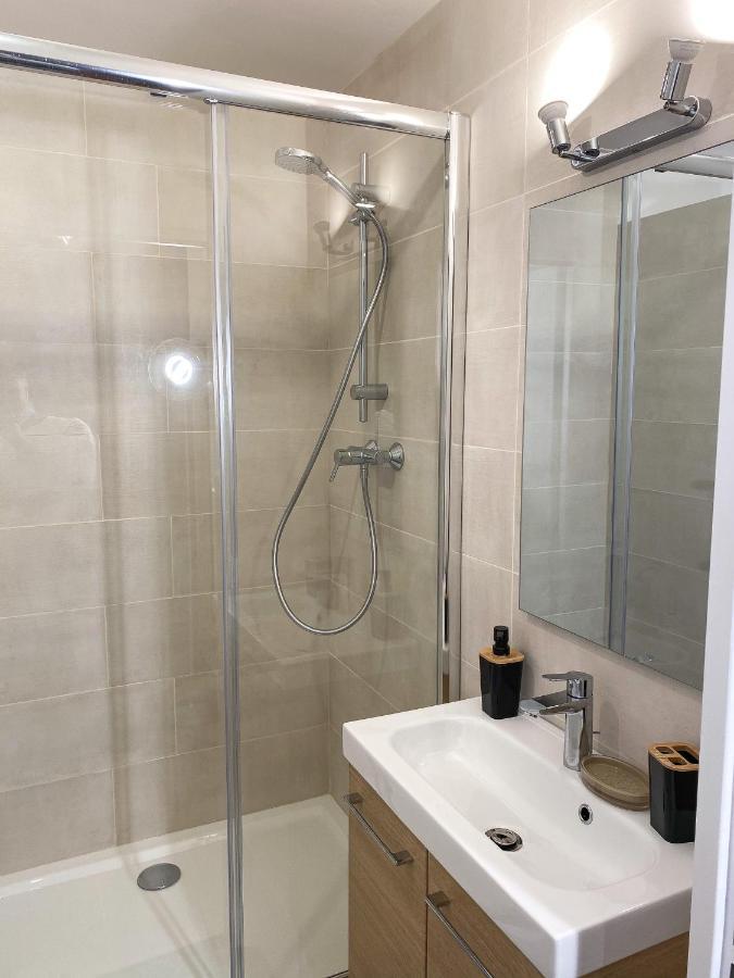 Luxueux Appartement Evry Centre - Parking - Rer A 10 Min Courcouronnes ภายนอก รูปภาพ